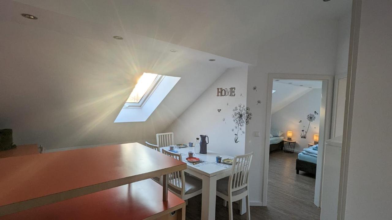 Helle Wohnung Mit Zwei Schlafzimmern Eching  Exterior foto